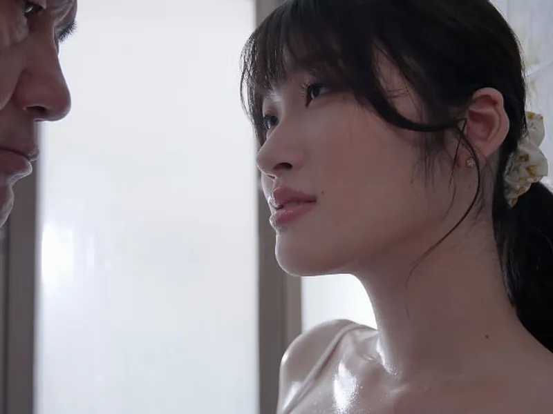 Anh xã bỏ bê, bà xã được ông chú giúp thỏa mãn cơn nứng lồn lồn